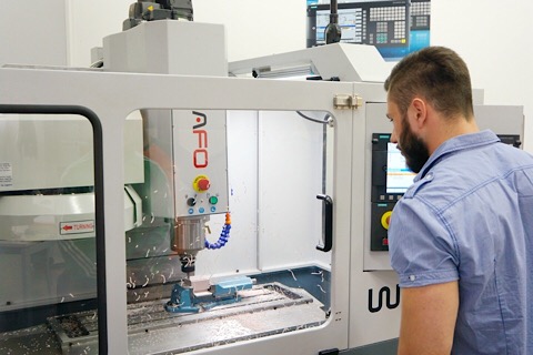 Advantages of CNC Machining-2